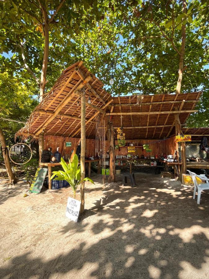Hostel Tribal Huts Community Daanbantayan Zewnętrze zdjęcie