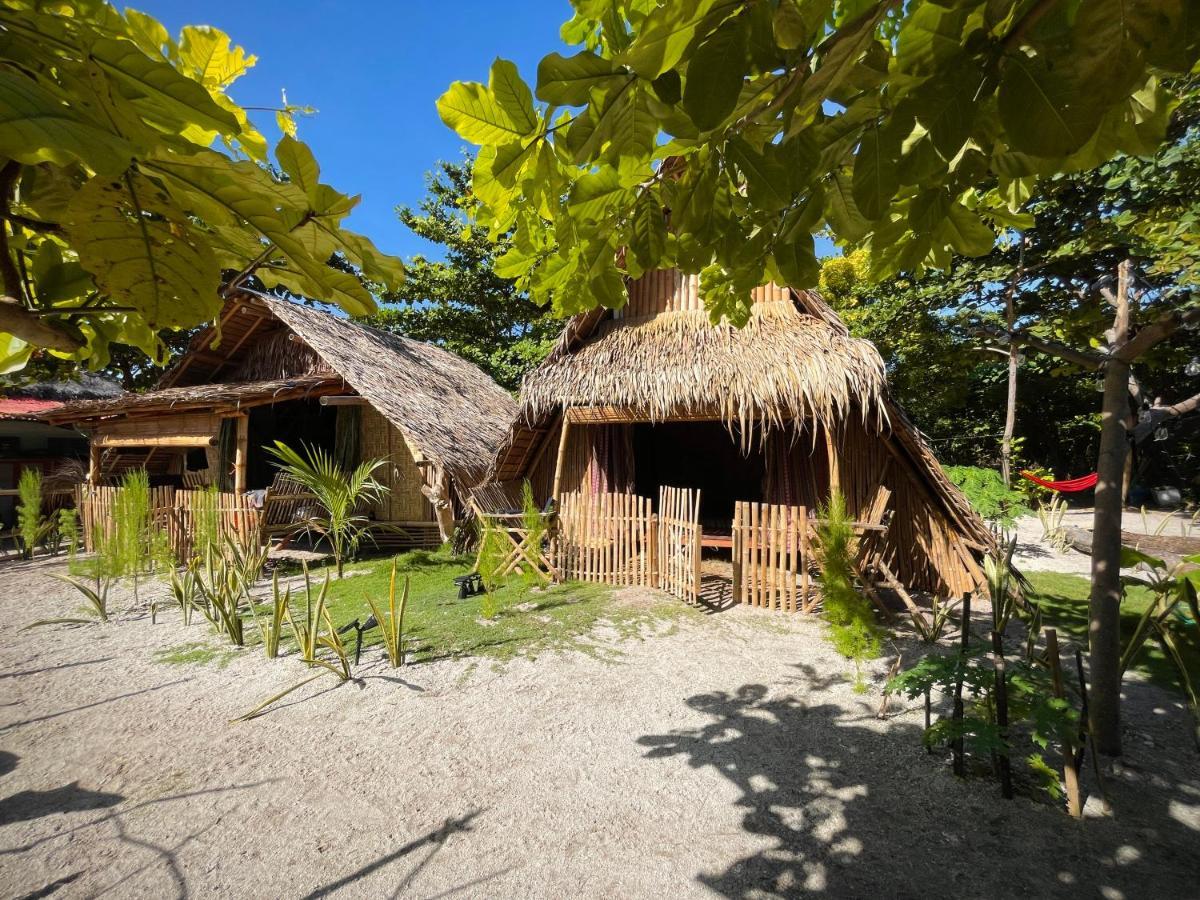 Hostel Tribal Huts Community Daanbantayan Zewnętrze zdjęcie