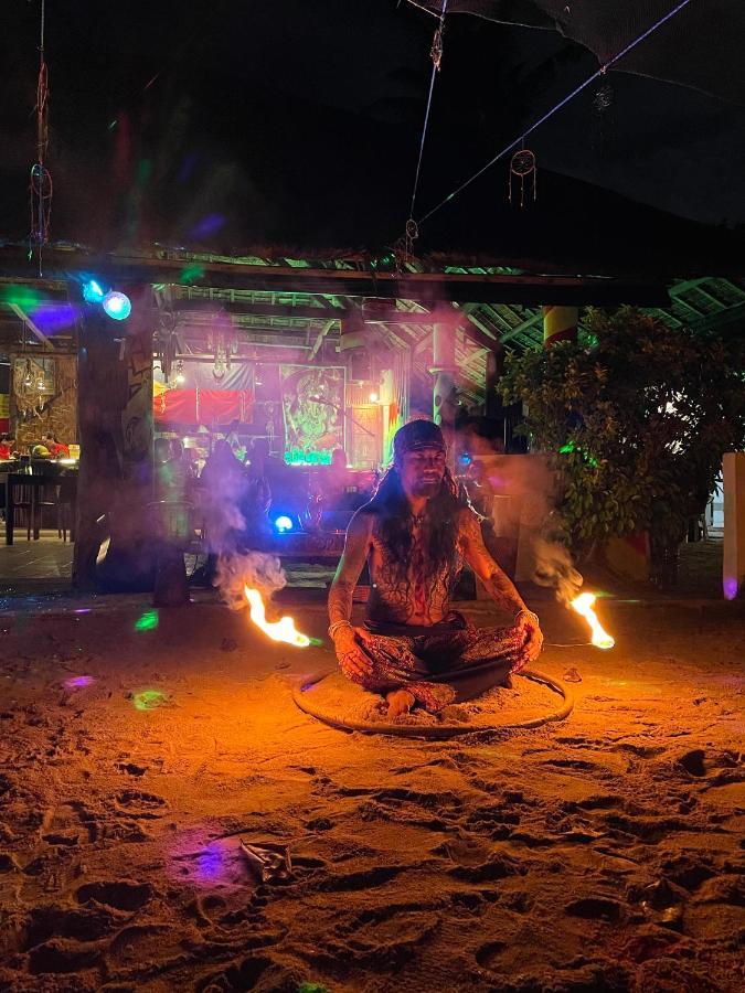Hostel Tribal Huts Community Daanbantayan Zewnętrze zdjęcie