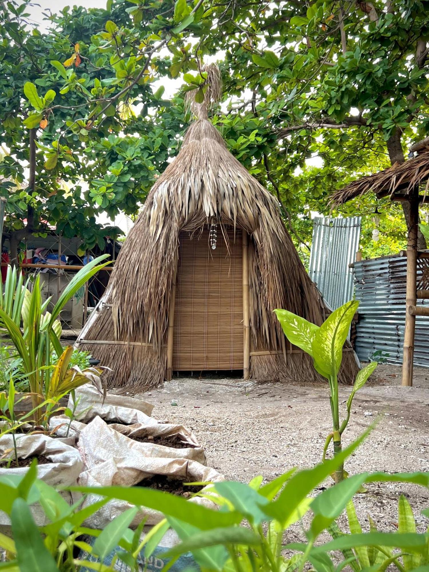 Hostel Tribal Huts Community Daanbantayan Pokój zdjęcie