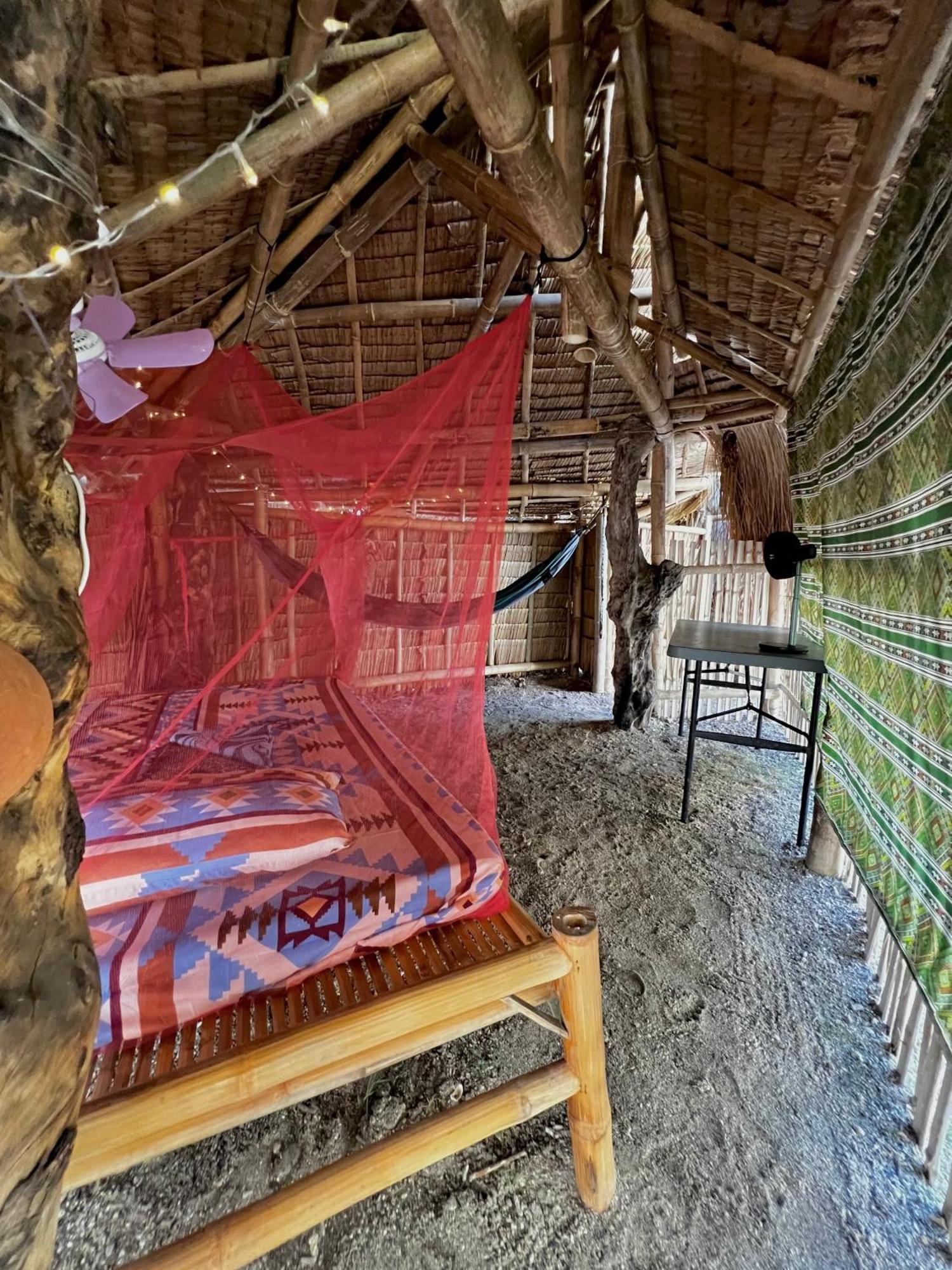 Hostel Tribal Huts Community Daanbantayan Zewnętrze zdjęcie
